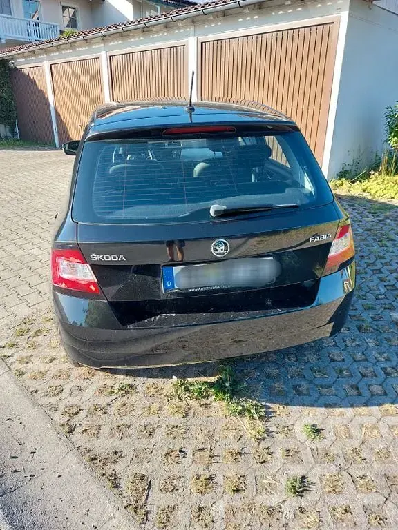 Gebraucht Skoda Fabia Ambition 90 PS (66 kW) 2016 Schwarz Kleinwagen