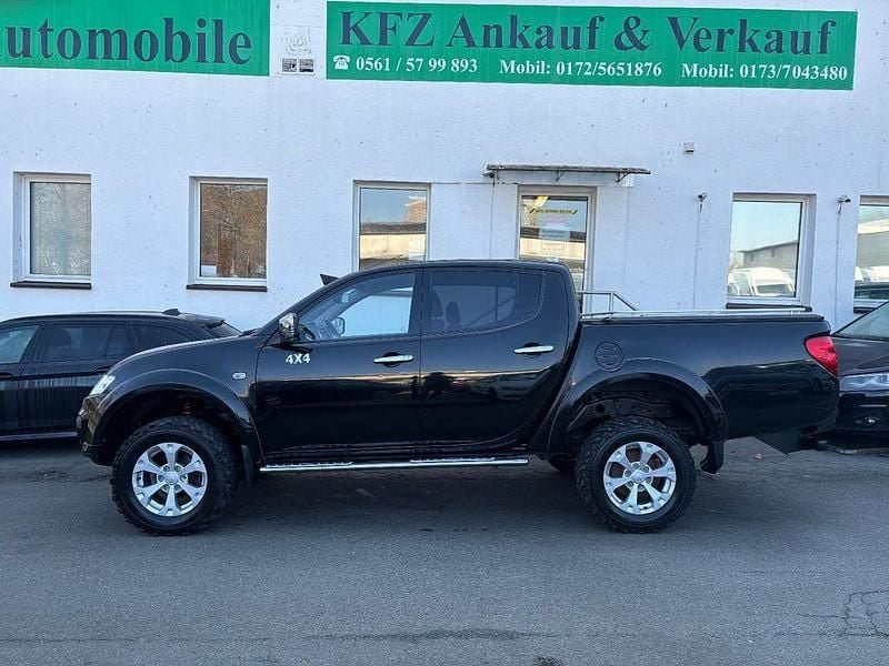 Gebraucht Mitsubishi L200 178 PS (130 kW) 2014 Schwarz Pickup