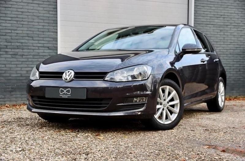 Gebraucht VW Golf VII LOUNGE 115 PS (84 kW) 2015 Grau Limousine