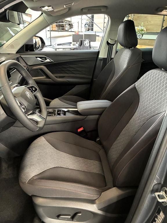 Neu MG HS 170 PS (125 kW) 2025 Grau SUV