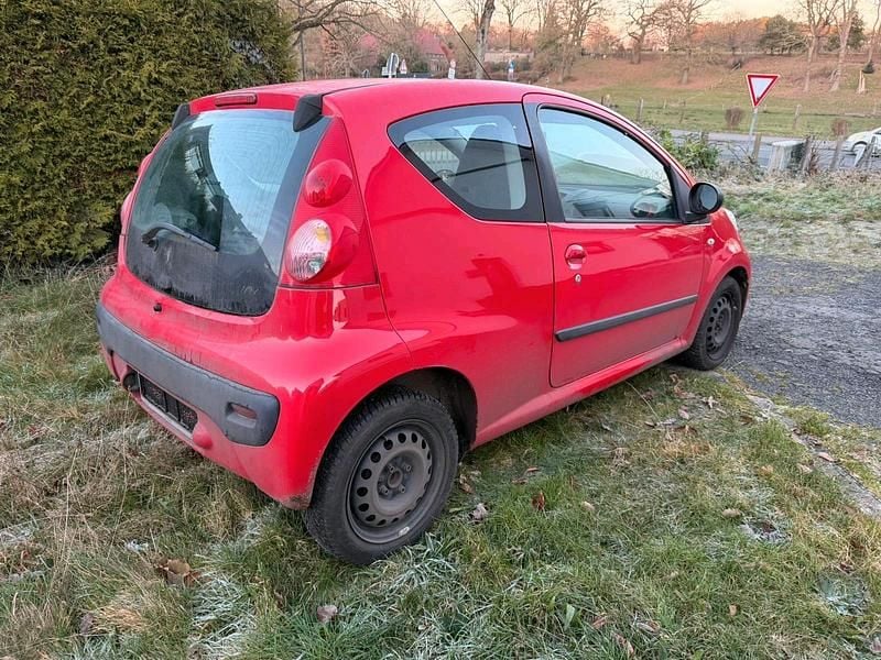 Gebraucht Peugeot 107 67 PS (49 kW) 2007 Rot Kleinwagen
