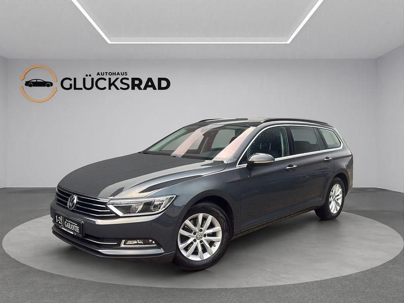Grau Gebraucht 2017 VW Passat Kombi | 15.890 € (Fairer Preis) - Bild 1/4