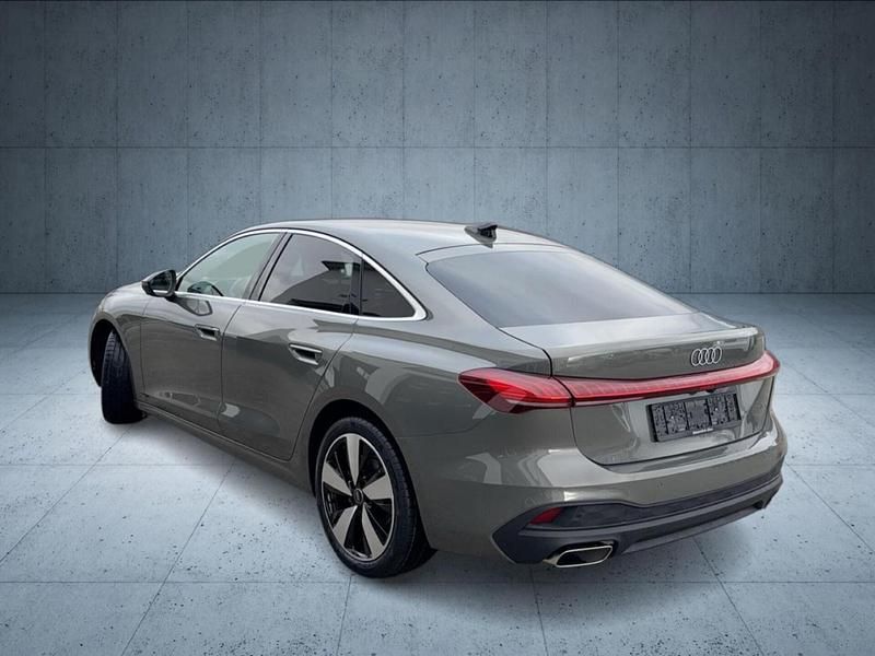 Używany Audi A5 Performance 150 KM (110 kW) 2024 Szary Sedan/Limuzyna