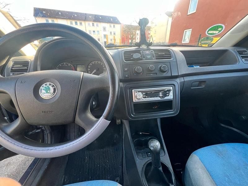 Gebraucht Skoda Roomster 70 PS (51 kW) 2009 Blau Van / Kleinbus