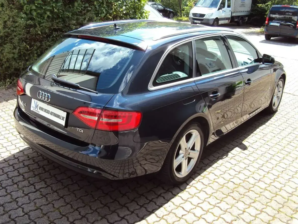Gebraucht Audi A4 Ambition 143 PS (105 kW) 2013 Blau Kombi