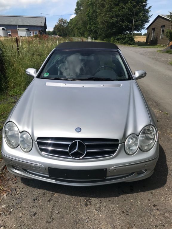 Silber Gebraucht 2003 Mercedes CLK320 Elegance Cabrio | 8.500 € (Fairer Preis) - Bild 1/4