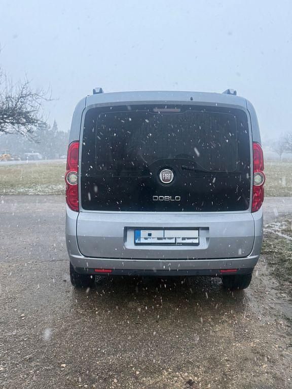 Gebraucht Fiat Doblò 105 PS (77 kW) 2011 Grau Van / Kleinbus