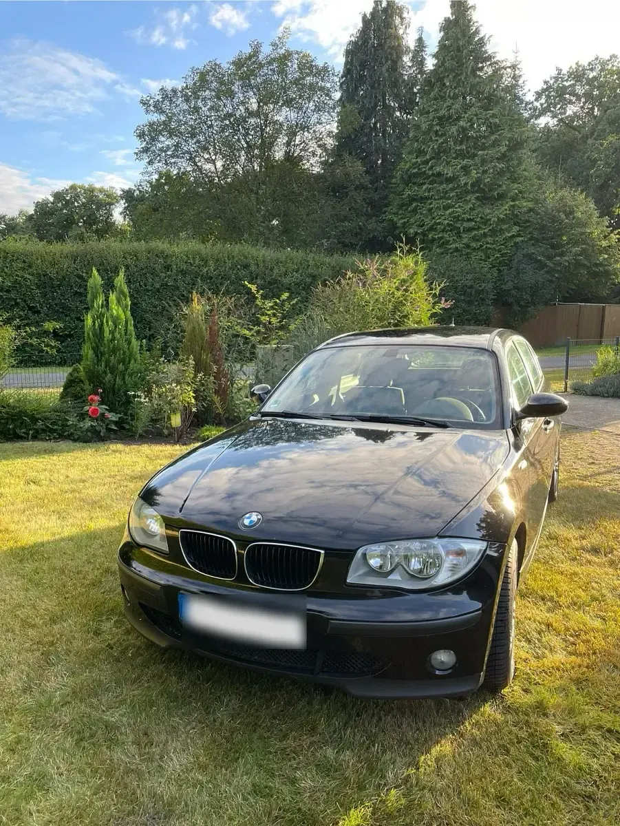 Gebraucht BMW 118 122 PS (89 kW) 2006 Schwarz Kleinwagen