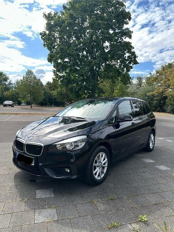 Schwarz Gebraucht 2015 BMW 218 Gran Tourer Van / Kleinbus | 6.900 € (Superpreis) - Bild 1/4