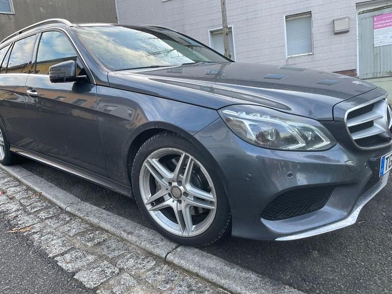 Gebraucht Mercedes E400 Avantgarde 333 PS (244 kW) 2015 Grau Kombi