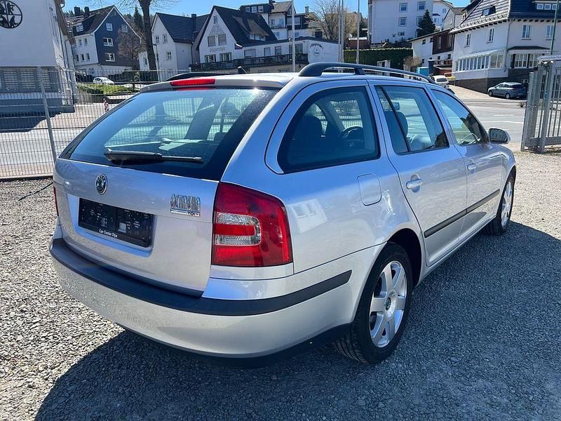 Gebraucht Skoda Octavia Ambiente 105 PS (77 kW) 2008 Silber Kombi