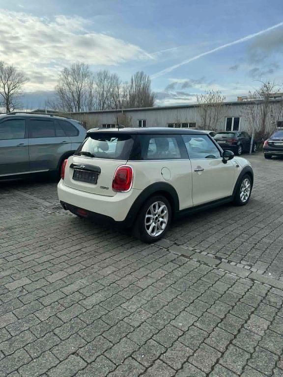 Gebraucht Mini Cooper 136 PS (100 kW) 2017 Weiß Kleinwagen
