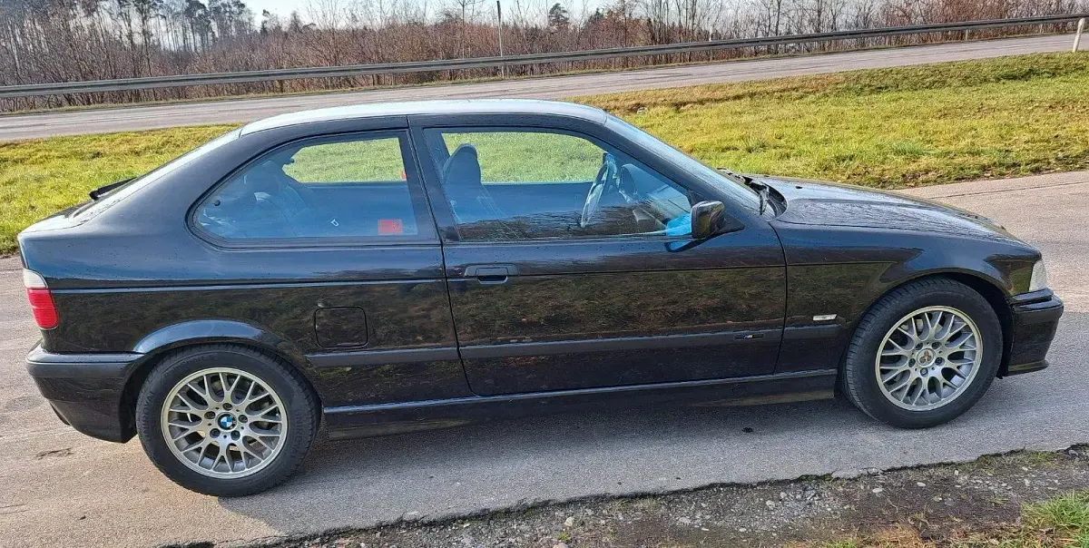 Gebraucht BMW 318 M Sport 140 PS (102 kW) 1997 Schwarz Limousine