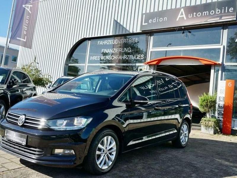 Schwarz Gebraucht 2017 VW Touran Comfortline Van / Kleinbus | 18.100 € (Teuer) - Bild 1/4