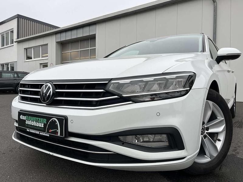 Weiß Gebraucht 2020 VW Passat Business Kombi | 20.860 € (Guter Preis) - Bild 1/4