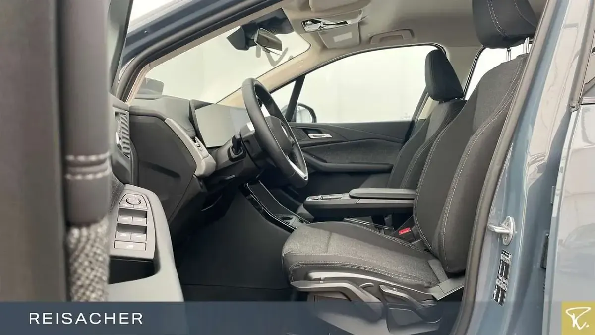 Gebraucht BMW 220 150 PS (110 kW) 2025 Sparkling kupfergrau metallic Van / Kleinbus