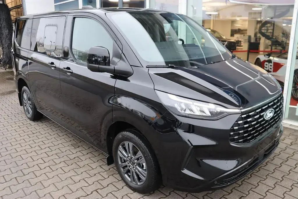Neu Ford Tourneo Custom Titanium 170 PS (125 kW) 2026 Schwarz Van