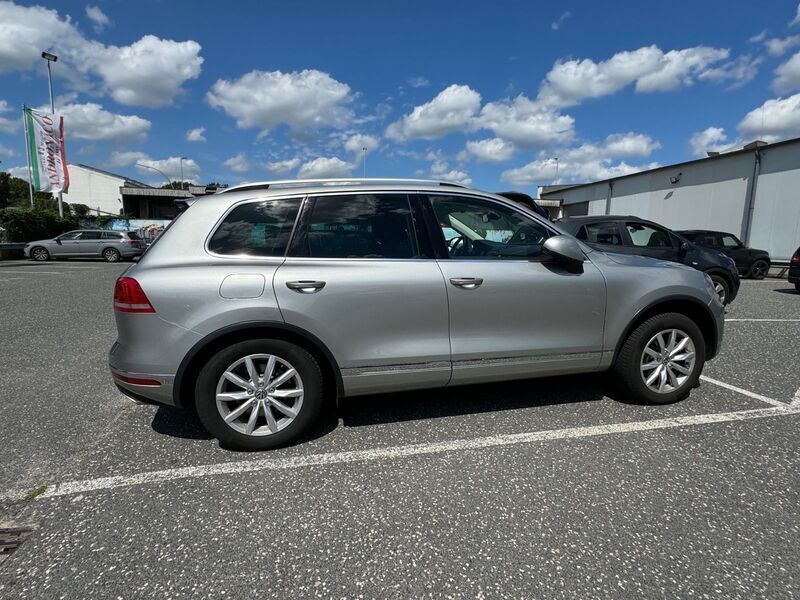 Silber Gebraucht 2015 VW Touareg SUV | 19.500 € (Etwas zu teuer) - Bild 1/4