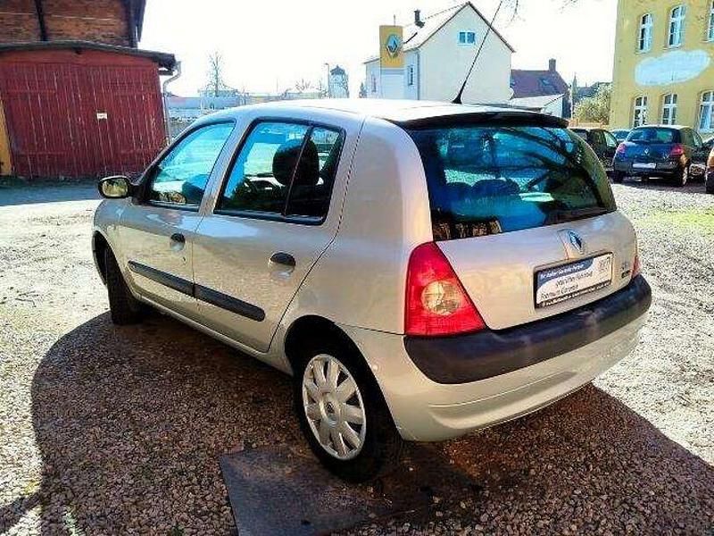 Gebraucht Renault Clio II 75 PS (55 kW) 2004 Polargrau metallic Limousine