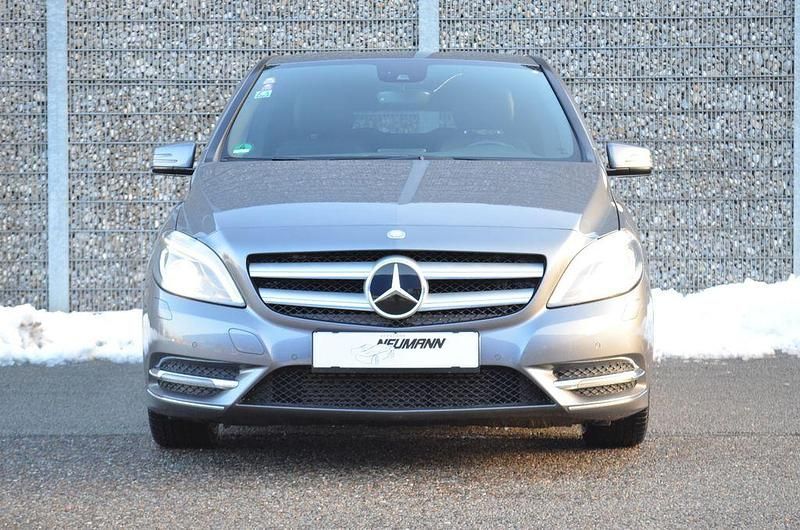 Gebraucht Mercedes B220 184 PS (135 kW) 2014 Grau Van / Kleinbus