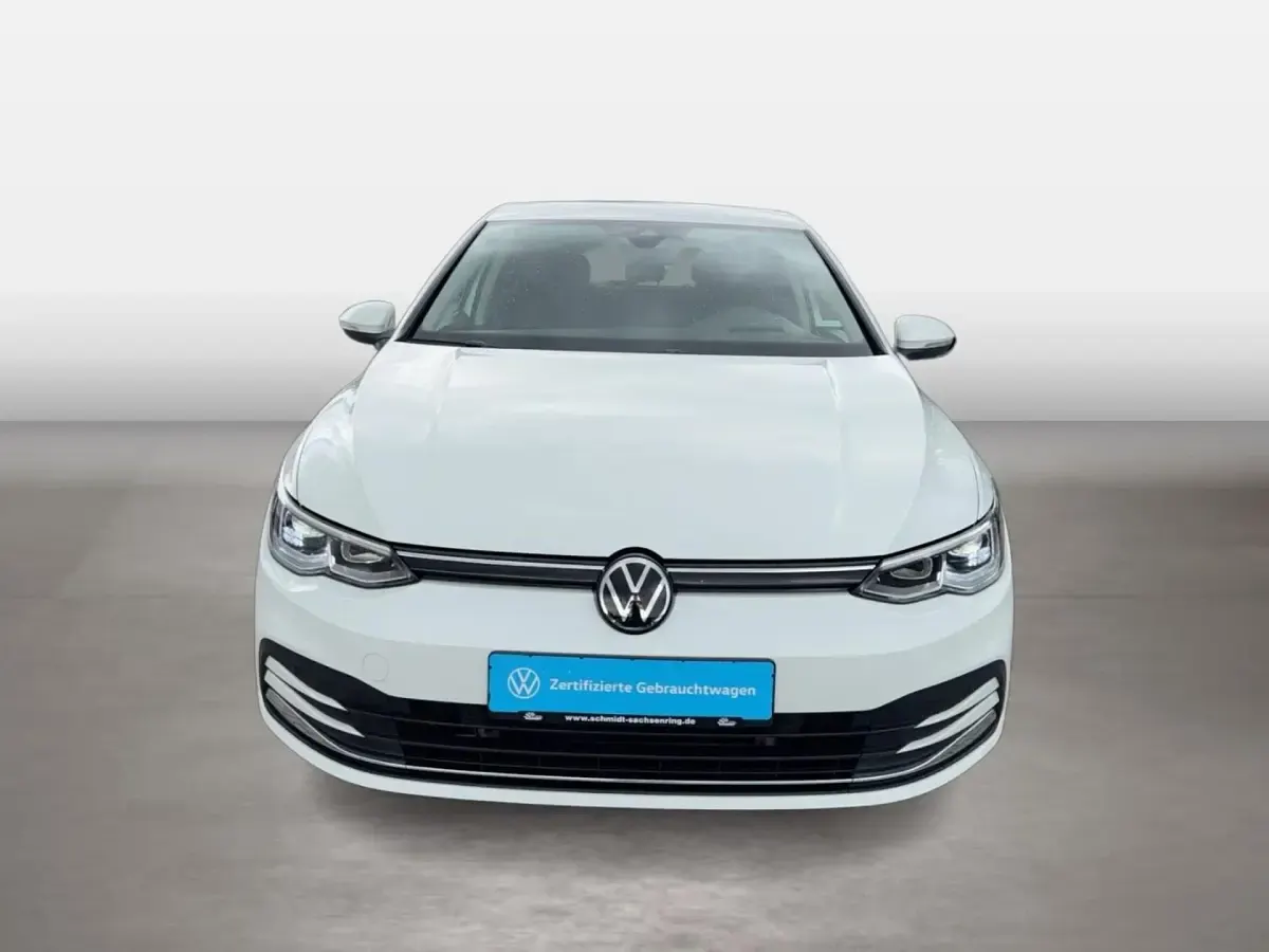 Gebraucht VW Golf VIII Active 150 PS (110 kW) 2023 Weiß Limousine