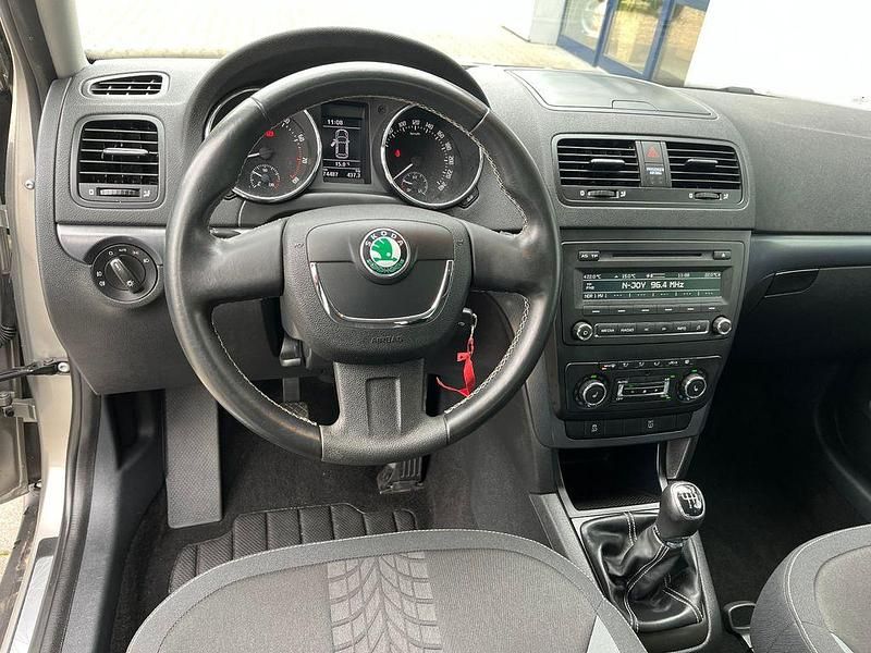 Gebraucht Skoda Yeti Adventure 105 PS (77 kW) 2013 Silber SUV