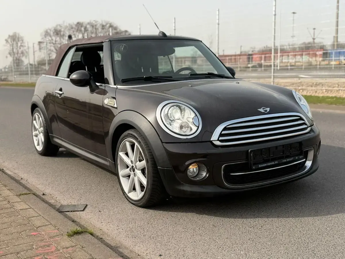 Käytetty Mini Cooper D Cabriolet 111 HP (81 kW) 2012 Ruskea Avoauto