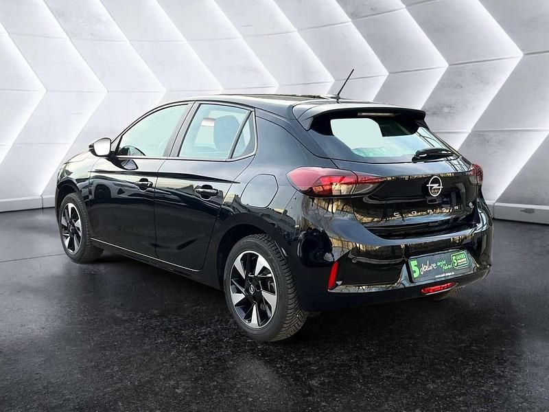 Gebraucht Opel Corsa-e Edition 100 kW (136 PS) 2023 Lackierung schwarz perla nera/ Kleinwagen