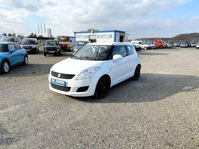 Weiß Gebraucht 2012 Suzuki Swift Basic Kleinwagen | 3.499 € (Guter Preis) - Bild 1/4