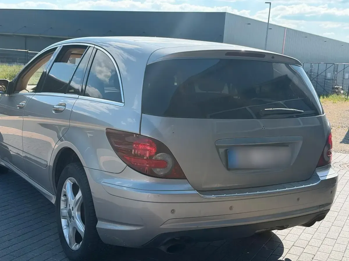 Gebraucht Mercedes R320 224 PS (164 kW) 2009 Grau Van / Kleinbus