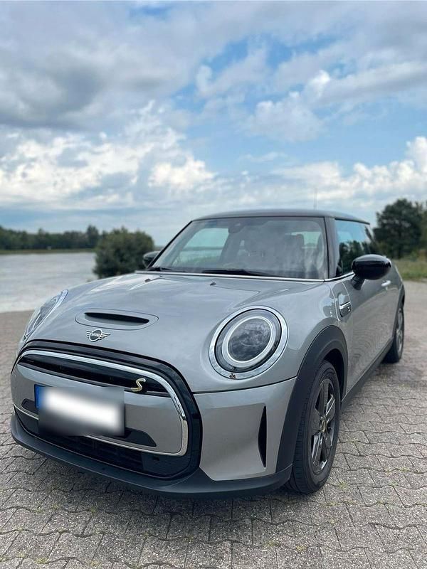Gebraucht Mini Cooper SE Classic 135 kW (184 PS) 2023 Silber Kleinwagen