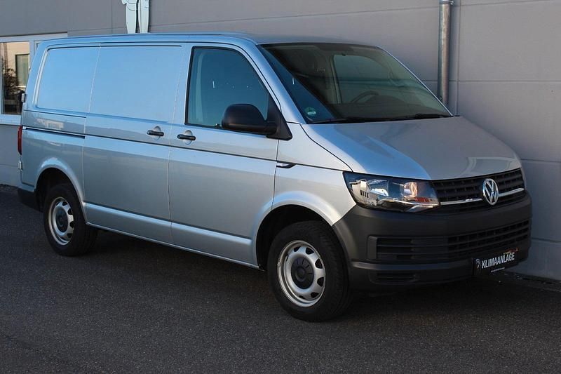 Gebraucht VW Transporter 102 PS (75 kW) 2017 Silber Van