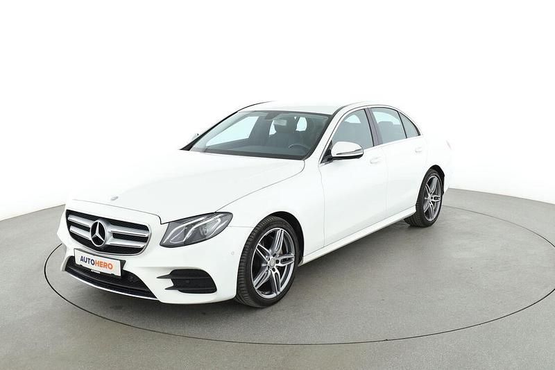 Weiß Gebraucht 2016 Mercedes E200 AMG line Limousine | 24.200 € (Etwas zu teuer) - Bild 1/3