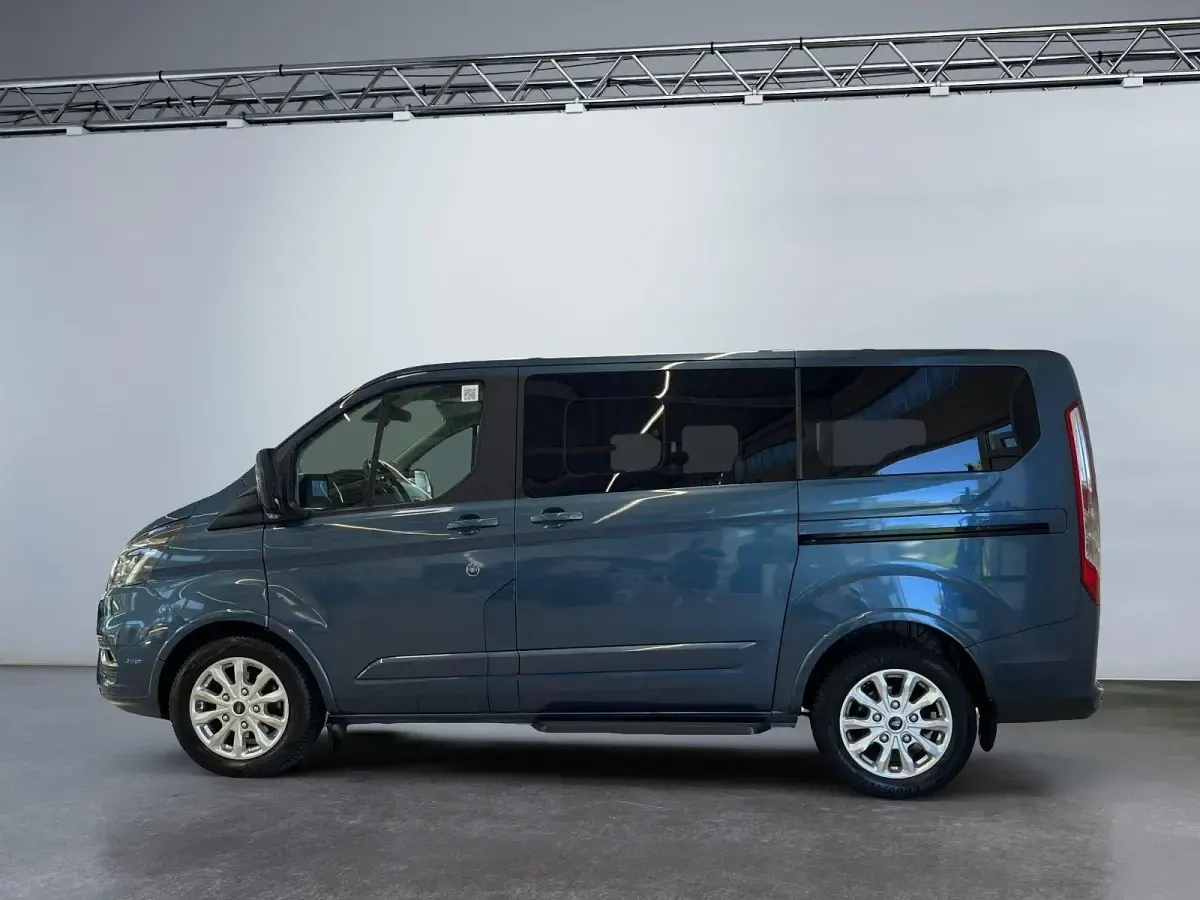Gebraucht Ford Tourneo Custom Titanium 2019 Chromablau Van