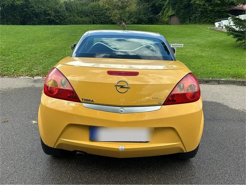Gelb Gebraucht 2004 Opel Tigra Cabrio | 2.000 € - Bild 1/4