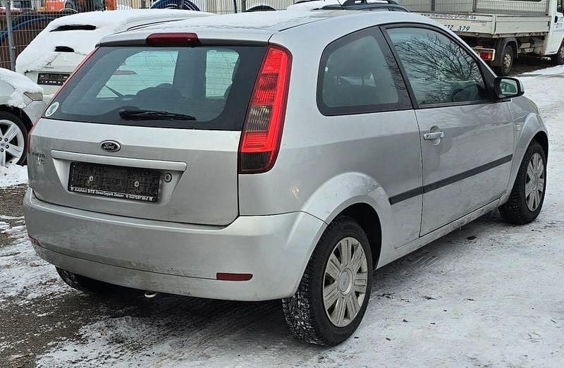Silber Gebraucht 2005 Ford Fiesta Kleinwagen | 499 € (Superpreis) - Bild 1/4