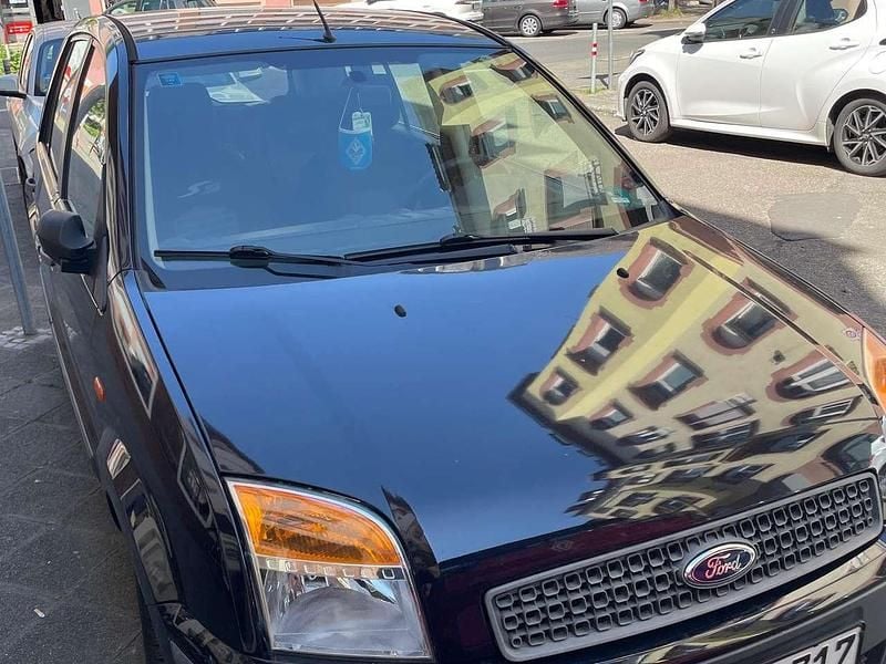 Second-hand Ford Fusion Ambiente 75 CP (55 kW) 2006 Albastru Hatchback