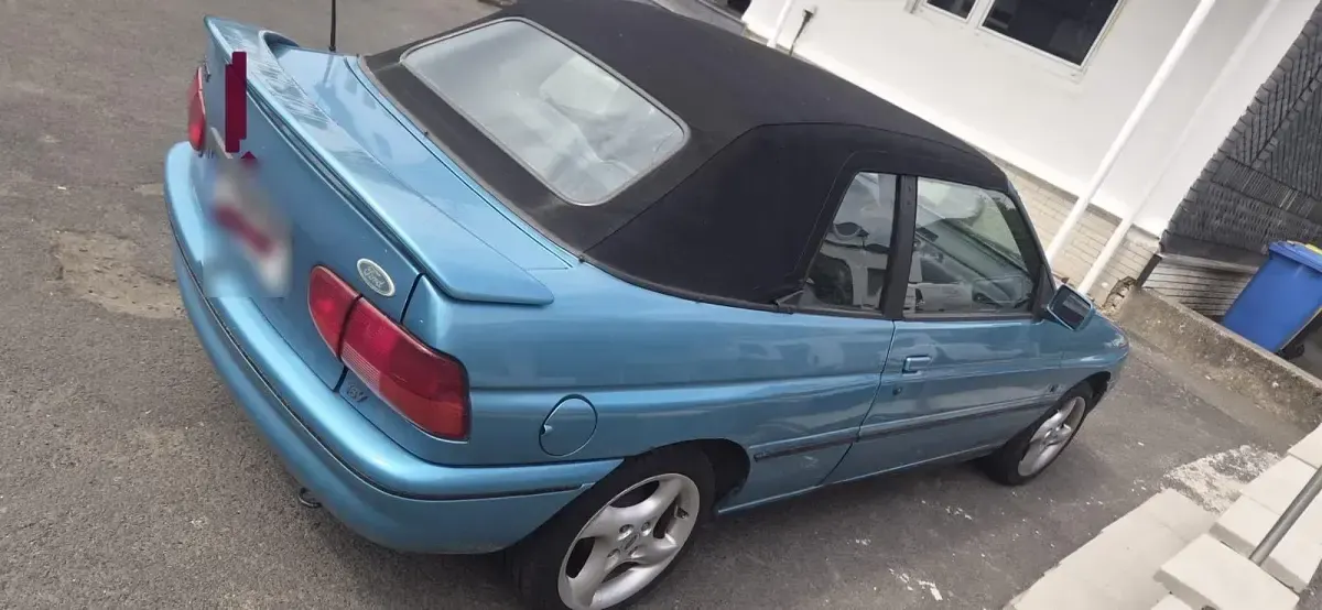 Gebraucht Ford Escort Cabriolet 105 PS (77 kW) 1993 Cabrio