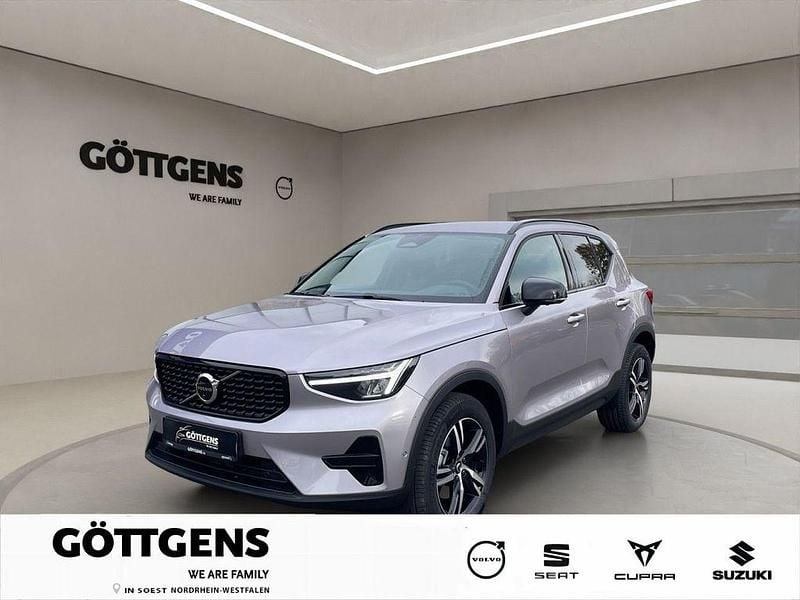 Silber Neu 2026 Volvo XC40 Plus SUV | 40.949 € (Guter Preis) - Bild 1/4