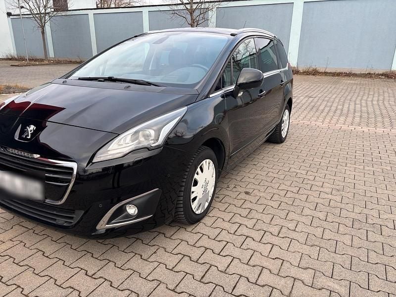 Gebraucht Peugeot 5008 120 PS (88 kW) 2016 Schwarz Van / Kleinbus