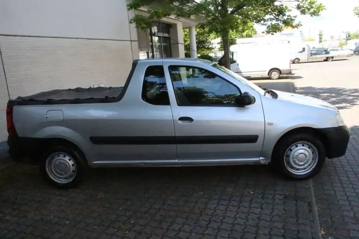 Gebraucht Dacia Pick up Ambiance 88 PS (64 kW) 2012 Silber Pickup