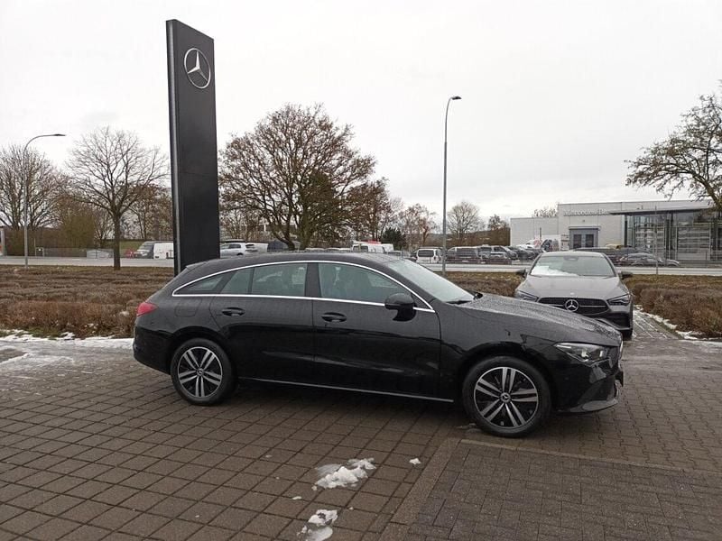 Gebraucht Mercedes CLA250e Shooting Brake 218 PS (160 kW) 2022 Schwarz Kombi