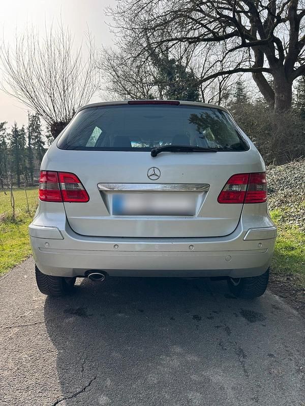 Gebraucht Mercedes B200 140 PS (102 kW) 2006 Silber Van / Kleinbus