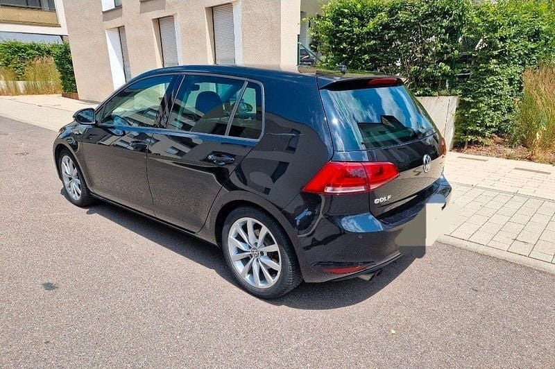 Gebraucht VW Golf VII Highline 125 PS (91 kW) 2017 Schwarz Limousine