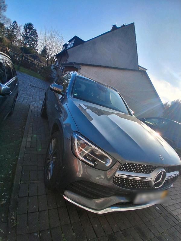 Gebraucht Mercedes GLC300e AMG line 195 PS (143 kW) 2021 Grau SUV