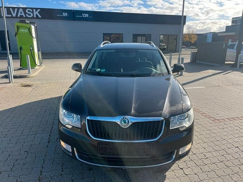 Gebraucht Skoda Superb Elegance 170 PS (125 kW) 2013 Braun Kombi