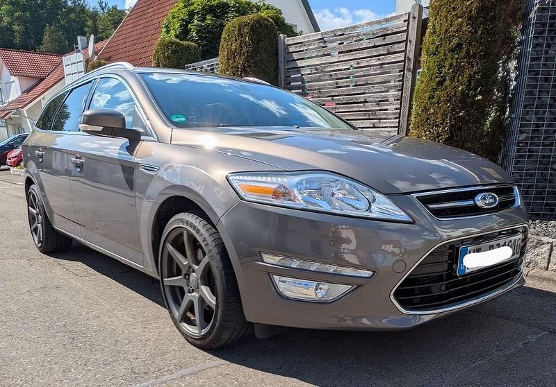 Braun Gebraucht 2013 Ford Mondeo Titanium Kombi | 5.490 € (Superpreis) - Bild 1/4