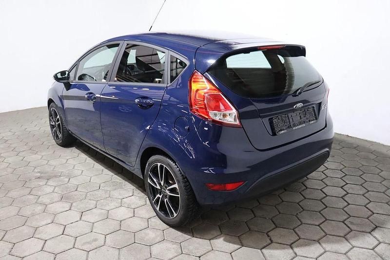 Gebraucht Ford Fiesta Trend 82 PS (60 kW) 2017 Blau Limousine