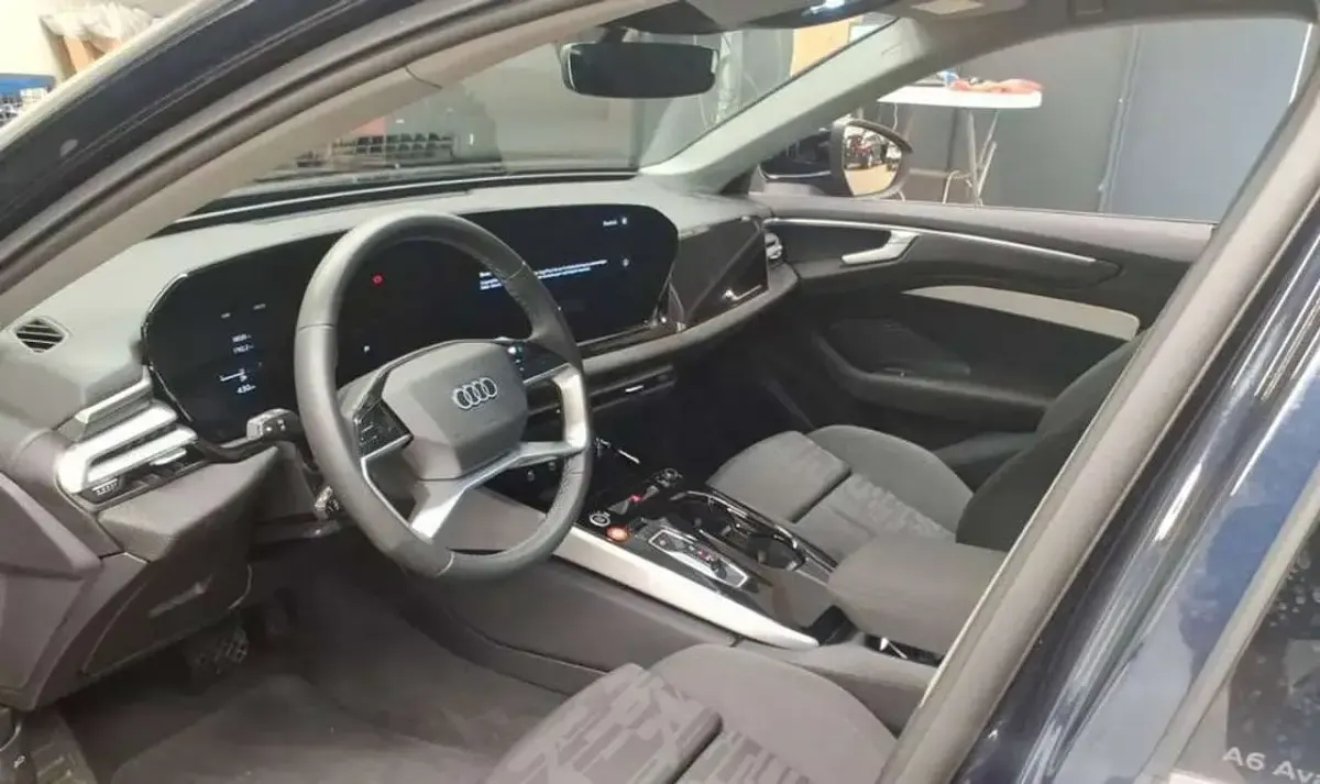 Gebraucht Audi A6 Sport 204 PS (150 kW) 2025 Firmamentblau metallic Kombi