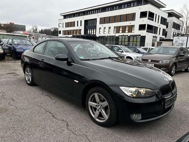 Schwarz 2 Gebraucht 2008 BMW 320 Coupé | 4.800 € (Guter Preis) - Bild 1/4